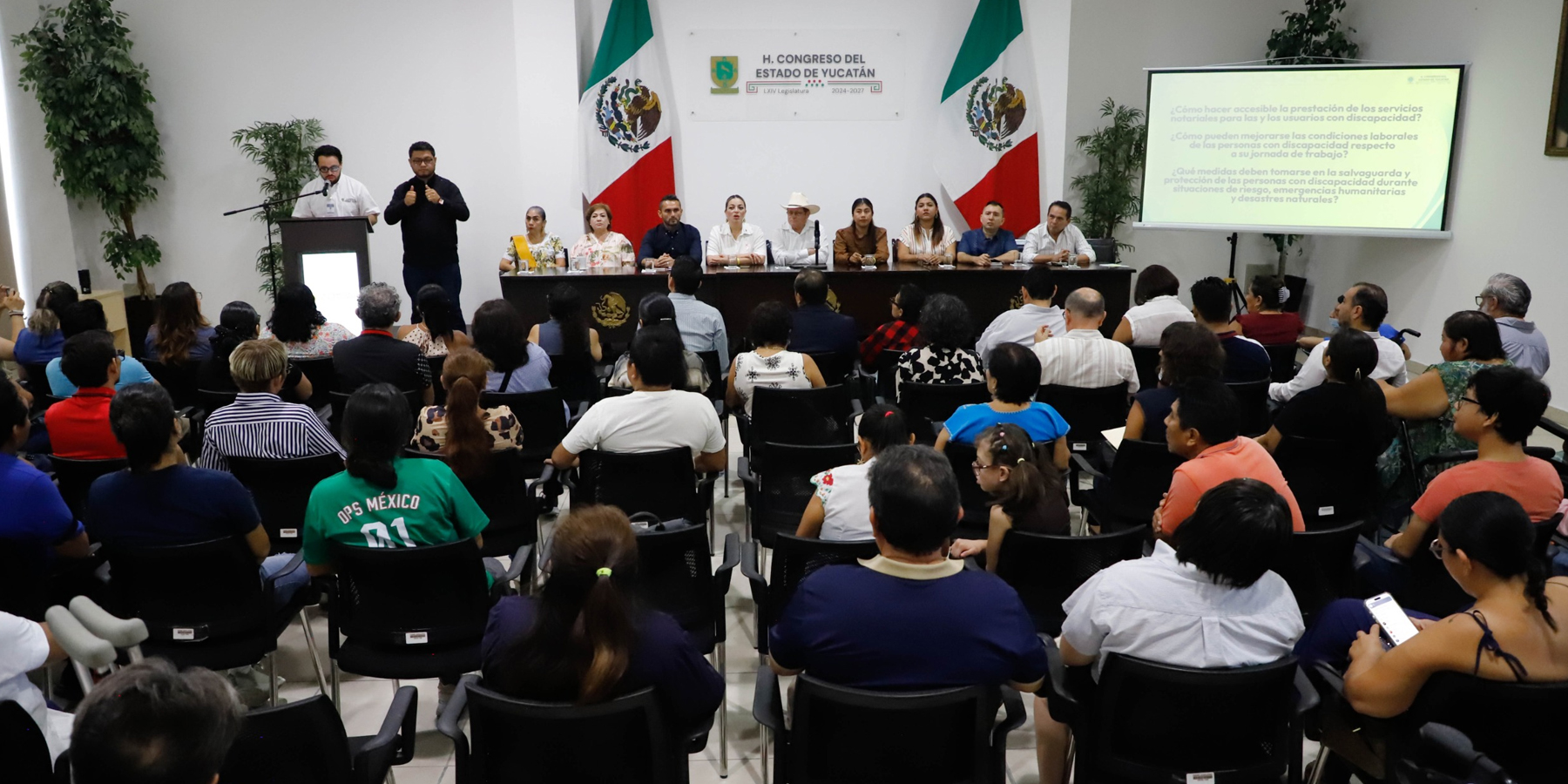 Congreso de puertas abiertas escucha en Mérida las voces de las personas con discapacidad